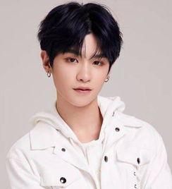 黄明昊性格爆料视频播放,视频播放揭示其真实一面